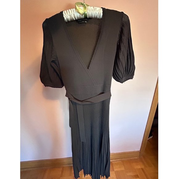 BCBGMaxAzria Dark Brown knit dress - Picture 2 of 5